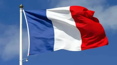 Fransa Cumhurbaşkanı Emmanuel Macron, 1 Eylül'de başlayacak yeni eğitim-öğretim yılı