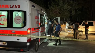 Aksaray'da 36 yaşındaki şahıs minibüsün tavan çıtasına bağlanmış ipte asılı