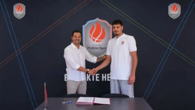Basketbol Süper Lig ekiplerinden Aliağa Petkimspor, Bursaspor forması giyen 19