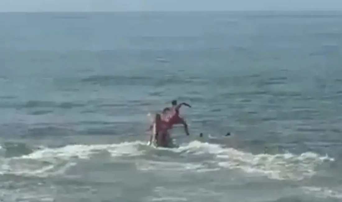 
Düzce’nin Akçakoca ilçesinde denize giren ve rip akıntısı nedeniyle boğulma