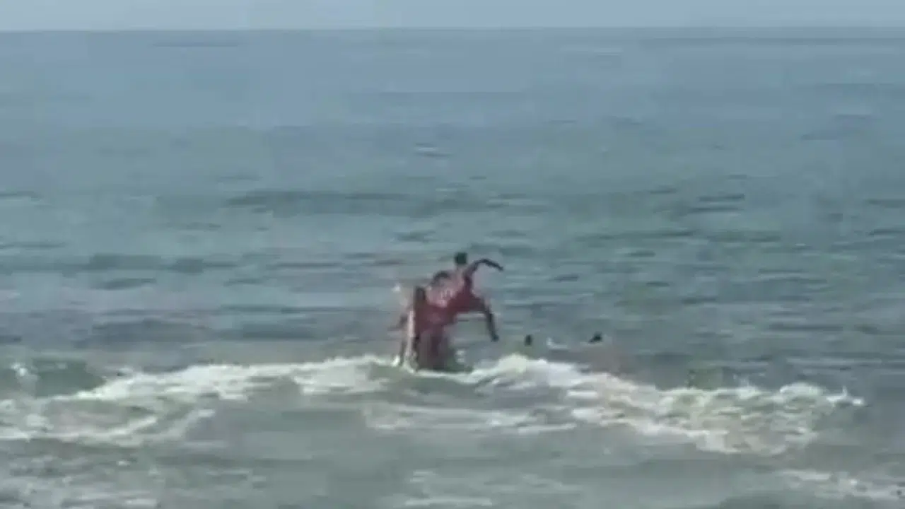 
Düzce’nin Akçakoca ilçesinde denize giren ve rip akıntısı nedeniyle boğulma