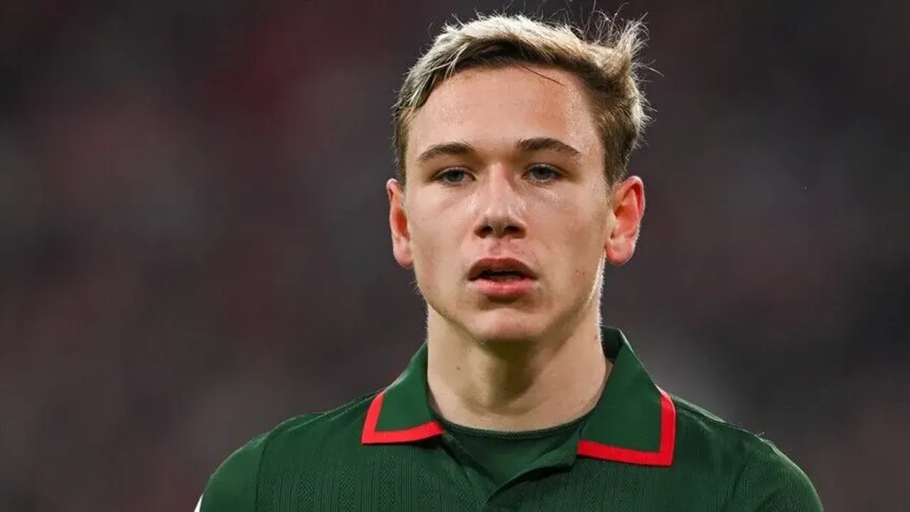 Galatasaray, 21 yaşındaki Rus orta saha Aleksey Batrakov için Lokomotiv