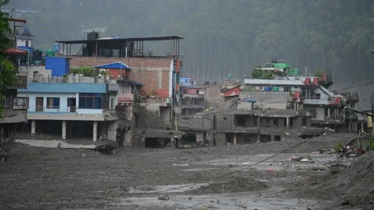 Nepal'in Çin sınırına yakın Rasuwa ve çevresinde meydana gelen selde