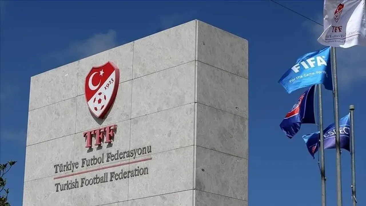 Süper Lig'de ikinci hafta sonrası PFDK sevkleri açıklandı. 10 kulüp,