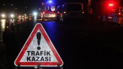 D-100 Karayolu Büyükçekmece mevkiinde kontrolden çıkan otomobil, durağa yanaşan İETT