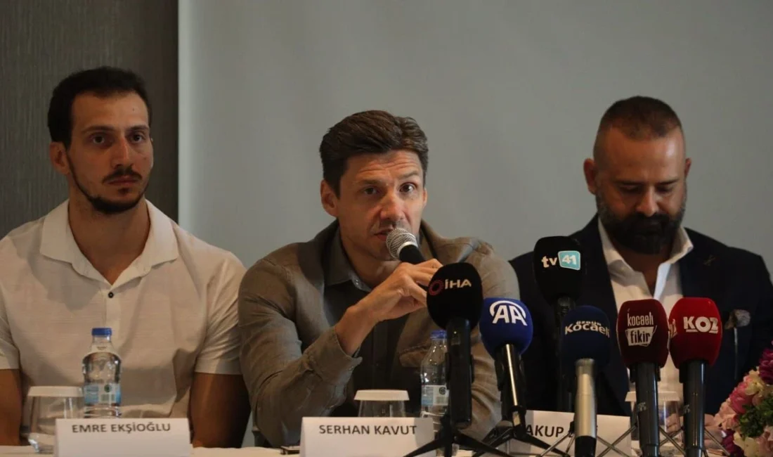 Glint Körfez Basketbol Baş Antrenörü Serhan Kavut, A takımın yanı