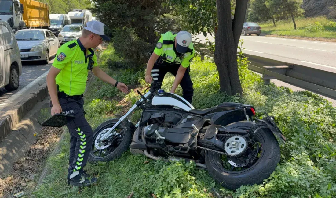 Samsun'un Canik ilçesinde motosiklet kamyona arkadan çarptı. Çarpmanın etkisiyle motosiklet